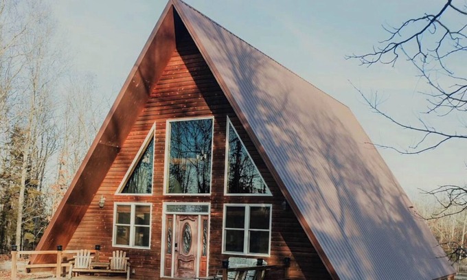 Duke House | 15 minutes from Fort Leonard Wood-rustic A-frame nestled on 5 acres
