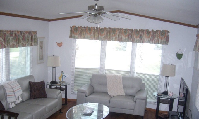 Donna House | 15 minutes to Mexico for dental work or pharmacies.