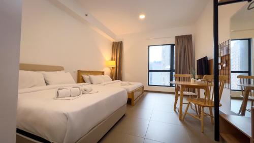 Sungai Penchala Apartment | 15 Mossaz Muji 2 Queen Bed By Light House