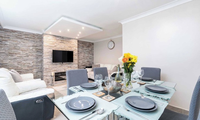 Sheffield Apartment | 15% OFF | Sleeps 6 | City Centre | FREE Parking