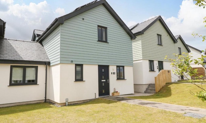 Brynteg House | 15 Parc Delfryn