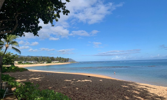 Haleiwa Condo | 15 Steps to the Beach! Ground Floor Completely Renovated on the North Shore