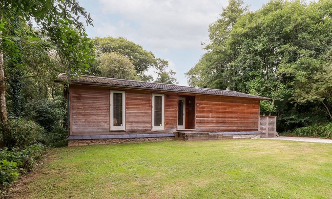 Looe House | 15 STONERUSH VALLEY, family friendly in Lanreath Near Looe