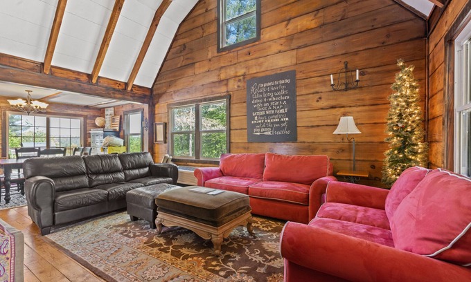 Campton Cabin | 150 Acres | Private Hiking & Biking | Secluded Cabin in Red River Gorge, Kentucky!