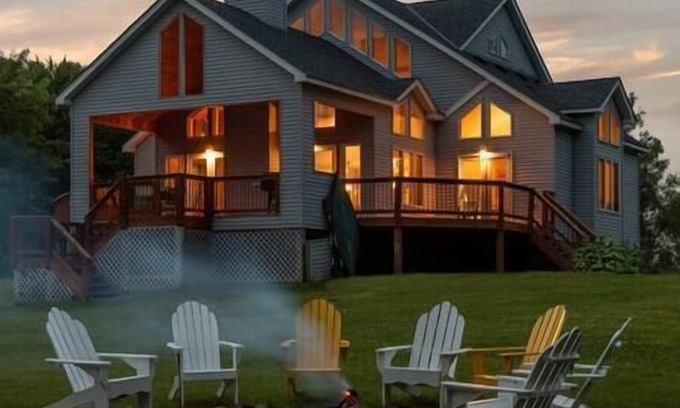 Pine City House | 150+ ft Of Lakeshore/Private Beach/4 Acres