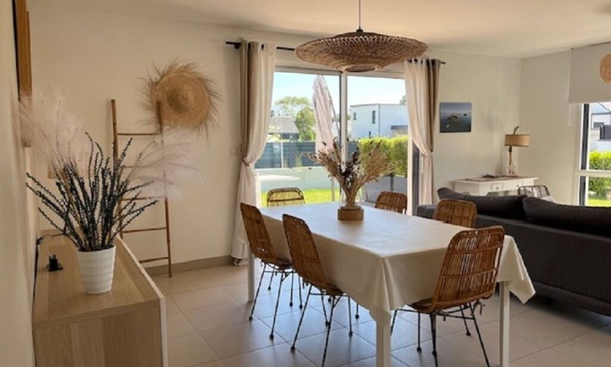 Saint-Pol-de-Leon House | 150 m from the sea, bungalow rated 4 *, enclosed garden, parking, WIFI