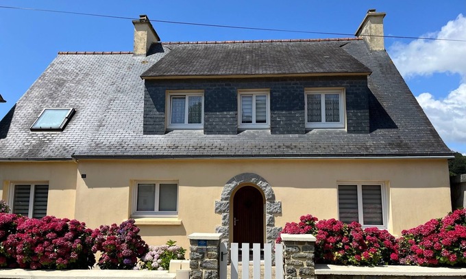Saint-Nic Apartment | 150 m Pentrez beach - between Douarnenez and Crozon - independent apartment - 4/5 p. - 3*