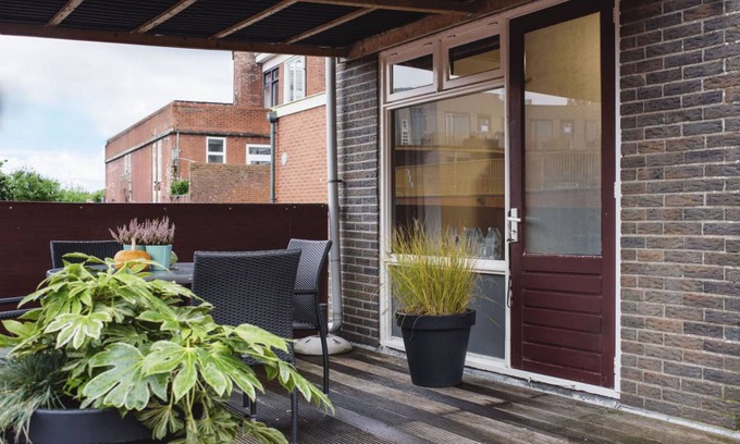 Municipality of Delfzijl Apartment | 150 m² Apartment ∙ 3 bedrooms ∙ 4 guests