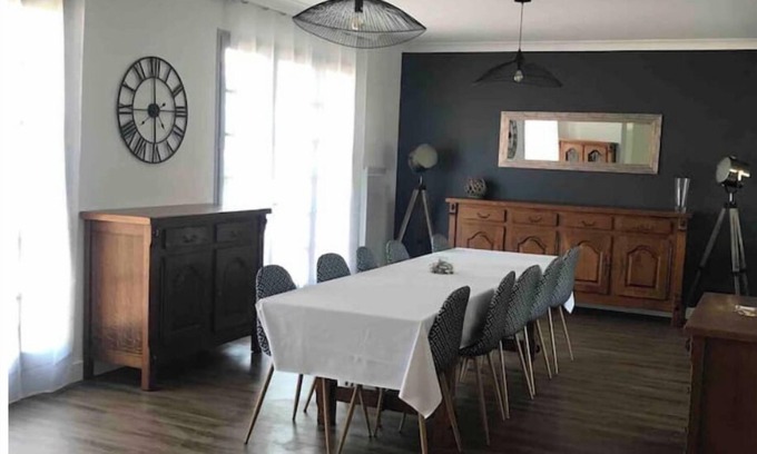 Coex House | 150 m² family home 15 minutes from the sea