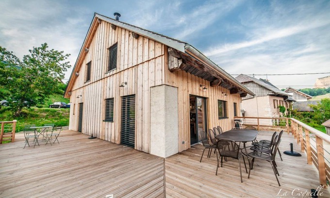 Entremont-le-Vieux House | 150 m² Gîte ∙ 4 bedrooms ∙ 9 guests