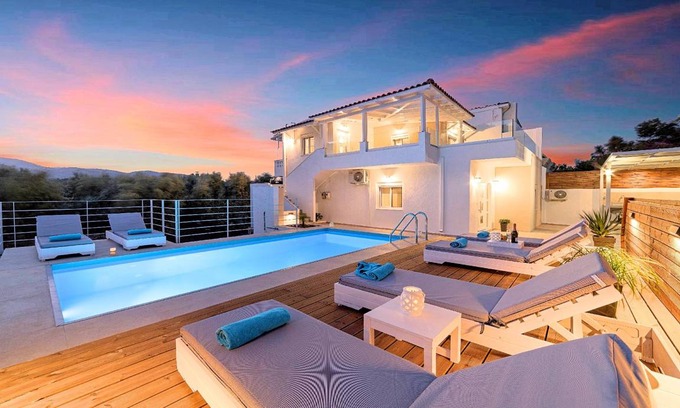 Vathi House | 150 m² House ∙ 3 bedrooms ∙ 9 guests