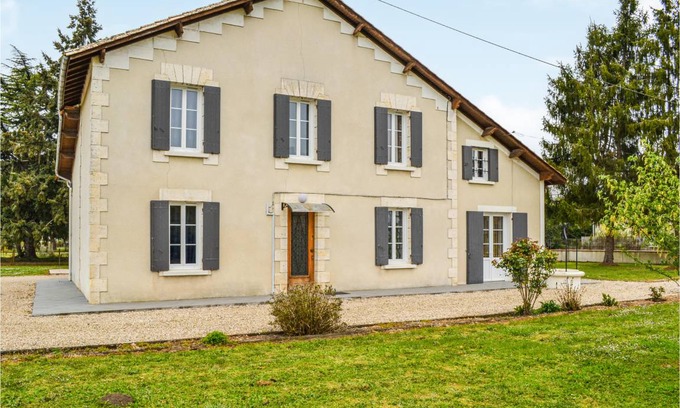 Coutras House | 150 m² House ∙ 7 bedrooms ∙ 11 guests