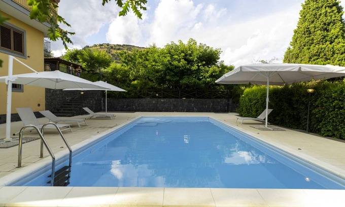 Viagrande Villa | 150 m² Villa ∙ 4 bedrooms ∙ 8 guests