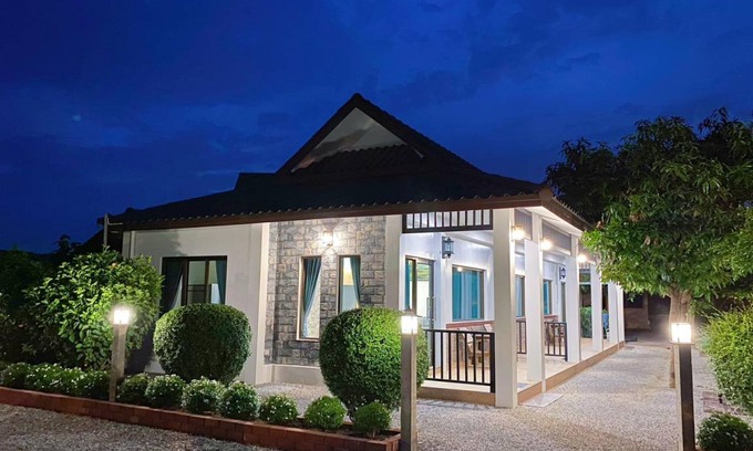 San Kamphaeng Villa | 150 m² Villa ∙ 2 bedrooms ∙ 6 guests