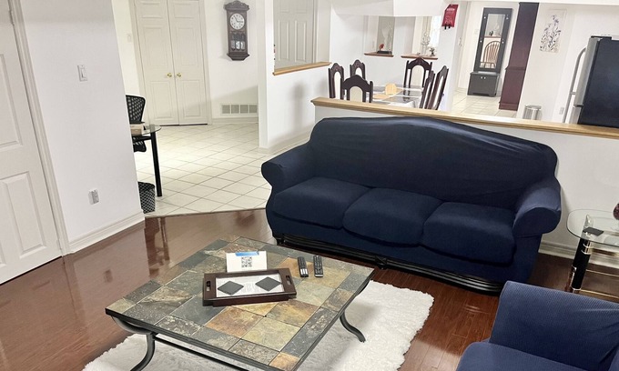 Lakeview House | 1500 ft.² Family friendly 2 bedroom 15 min. south of airport and 5 min to lake.