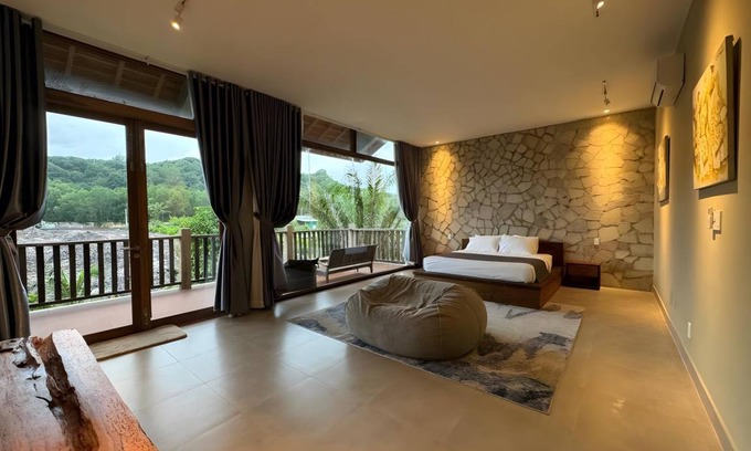 Phuoc Thuan Villa | 1500 m² Villa ∙ 6 bedrooms ∙ 12 guests