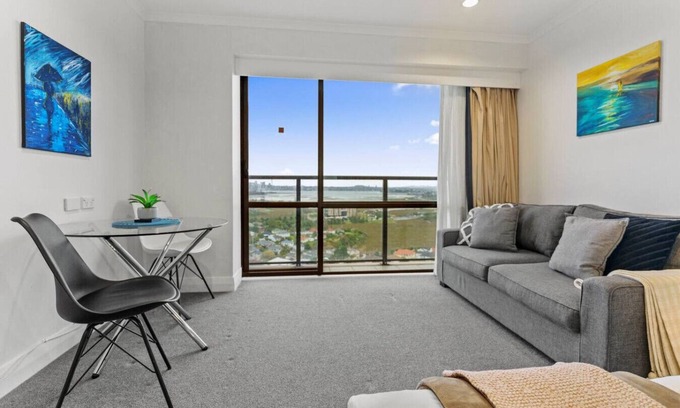 Takapuna Apartment | 1502/The Byron Takapuna