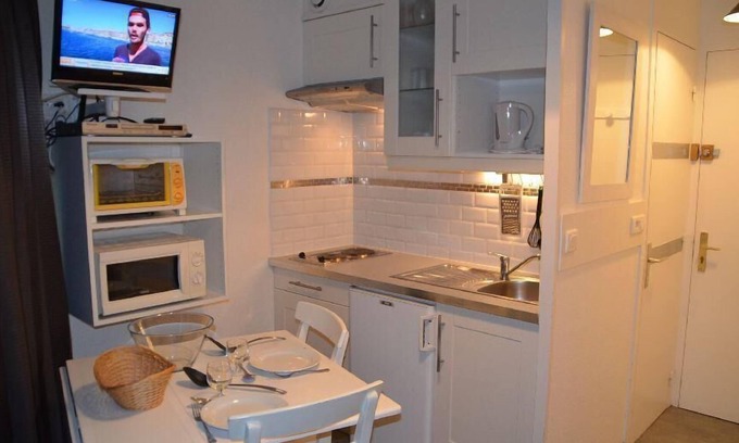 Les Menuires Apartment | 150m from resort center, 3rd floor, tv, ski locker, 13m², Les Menuires