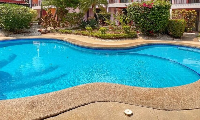 Coco Condo | 150Mbps Wi-Fi, Gas BBQ, Laundry - Small Complex