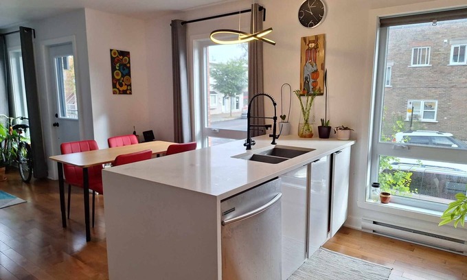 Ville-Emard Apartment | #153 Splendid Unit on 2 Floors in South-West