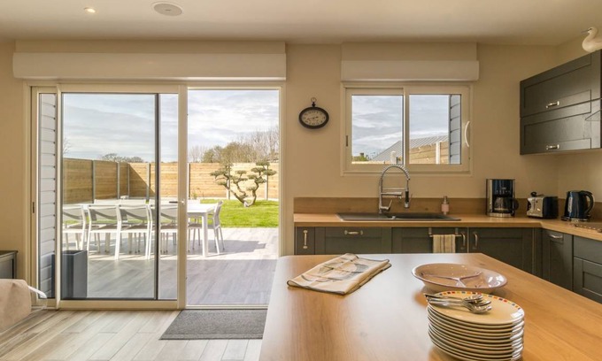 Saint-Vaast-la-Hougue House | 154 m² Gîte ∙ 4 bedrooms ∙ 10 guests