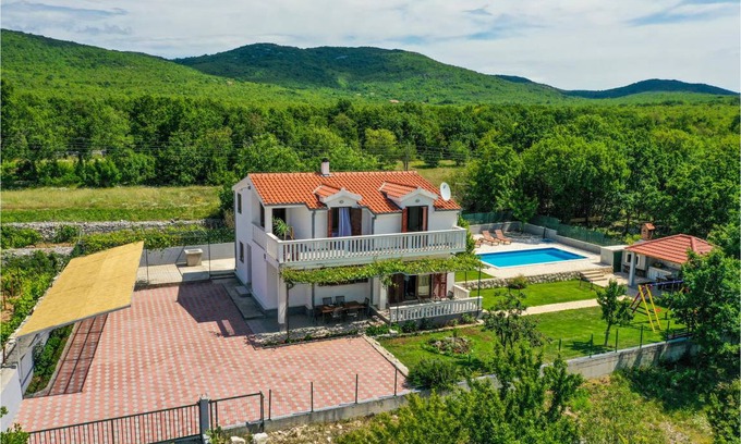 Central Dalmatia House | 155 m² House ∙ 5 bedrooms ∙ 10 guests