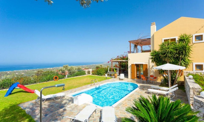Maroulas Villa | 155 m² Villa ∙ 3 bedrooms ∙ 6 guests