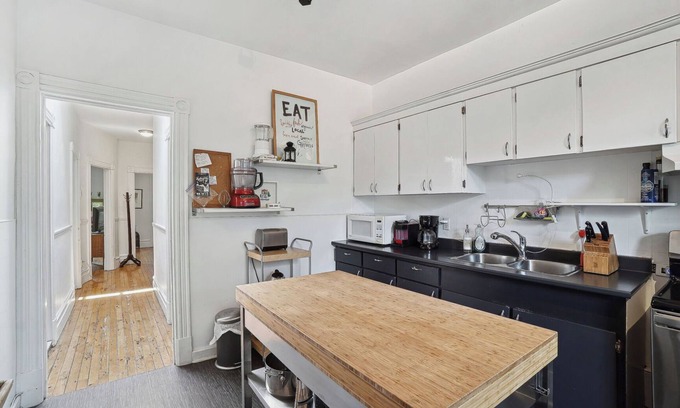 De Lorimier Apartment | #155 Traditional and Cozy 2 Bedrooms in Plateau Mont-Royal