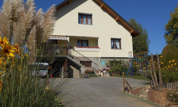 Champagne-en-Valromey House | 157 m² Gîte ∙ 4 bedrooms ∙ 10 guests