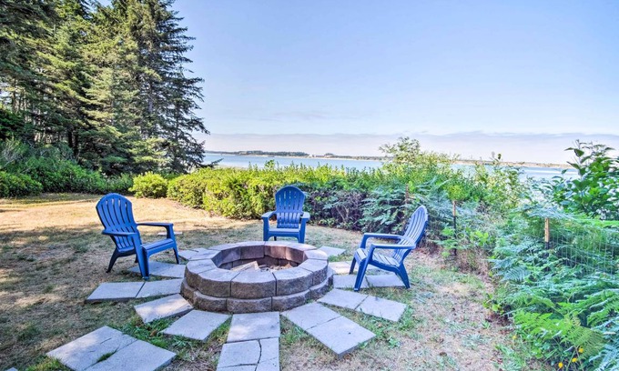 Coos Bay House | 157 m² House ∙ 2 bedrooms ∙ 6 guests