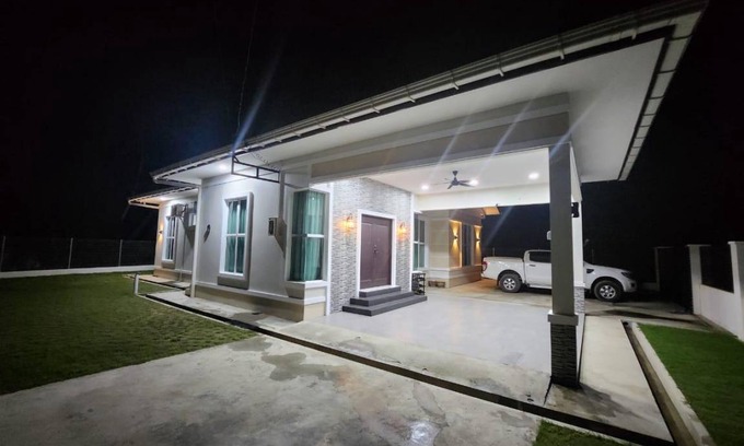 Kampung Berungis Villa | 157 m² Villa ∙ 4 bedrooms ∙ 10 guests