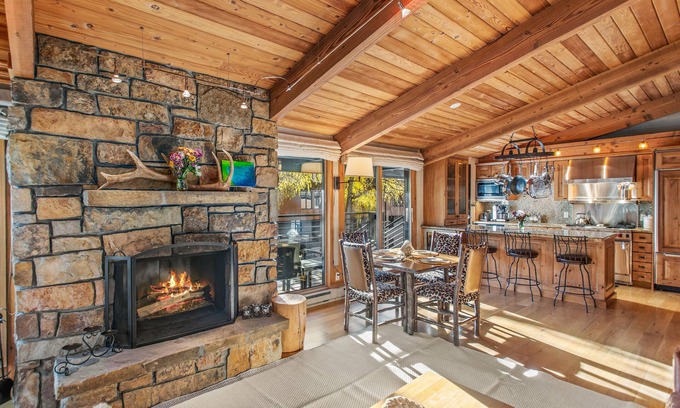 Aspen Condo | 15k/mo.! Luxurious Penthouse! Bright Corner unit with Pool, Hot Tub, Sauna, Gym.