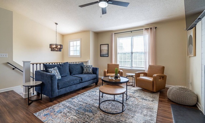 Cartersville House | 15min to LakePoint! 4BR Retreat w/Weekday Special