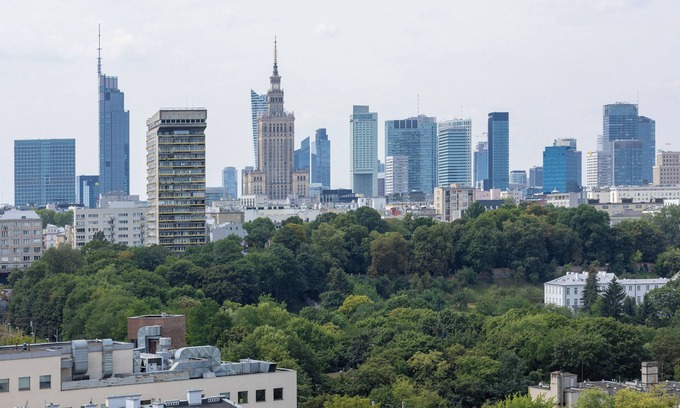 Powisle Apartment | 15th Floor Studio in Warsaw by Renters