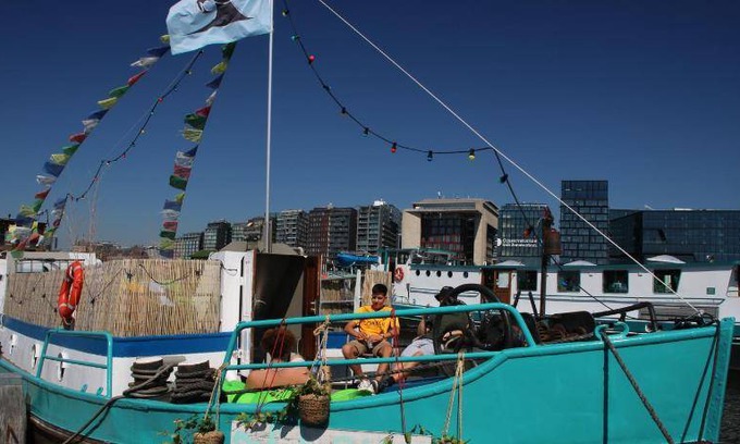 Nieuwmarkt en Lastage Boat Rental | 16 m² Houseboat ∙ 6 guests