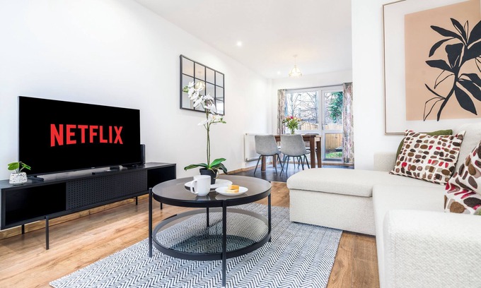 Fairfield House | 16 mins to London Bridge/Victoria –3 Bedroom Home near East Croydon Rail Station
