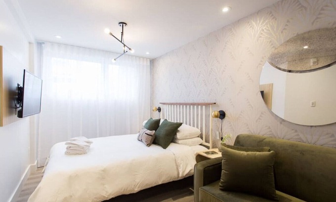 Little Italy Apartment | 16 Studio Apartment-Hotel in Little Italy by Denstays