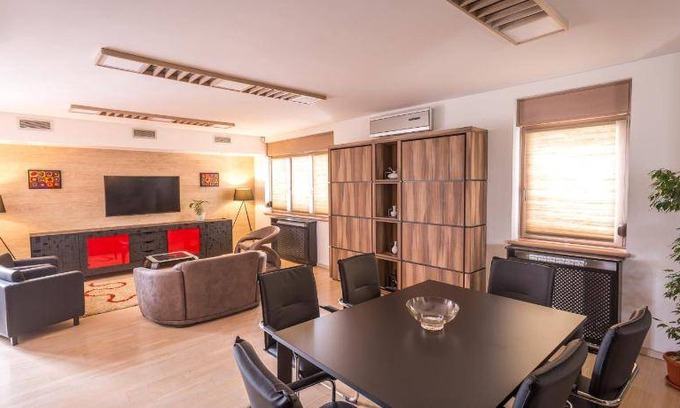 Vozdovac Apartment | 160 m² Apartment ∙ 2 bedrooms ∙ 4 guests
