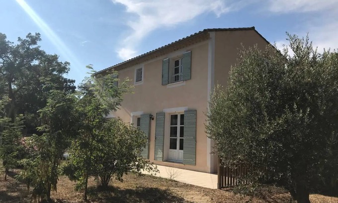 Flassan House | 160 m² House ∙ 3 bedrooms ∙ 6 guests