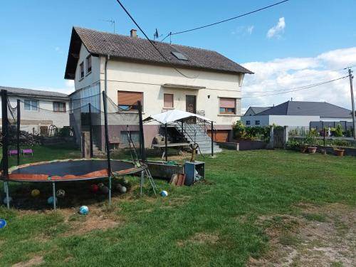 Saasenheim House | 160 m² House ∙ 4 bedrooms ∙ 8 guests