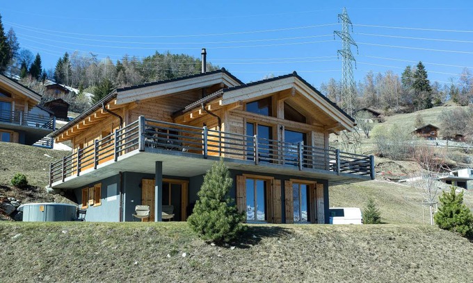 Riddes House | 160 m² House ∙ 4 bedrooms ∙ 8 guests