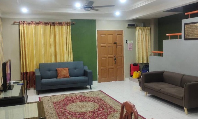 Hulu Langat House | 160 m² House ∙ 4 bedrooms ∙ 12 guests
