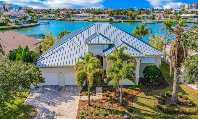 Island Estate House | 161 m² House ∙ 3 bedrooms ∙ 6 guests