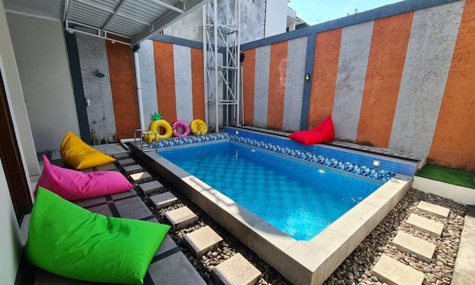Depok House | 164 m² House ∙ 5 bedrooms ∙ 15 guests