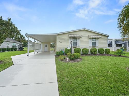 The Villages House | 1640 Z1 VILLAGE OF COUNTRY CLUB HILLS by REMAX Premier