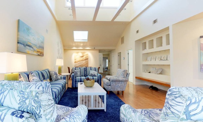 Beach Lagoon Condo | 165 m² Condo ∙ 3 bedrooms ∙ 6 guests