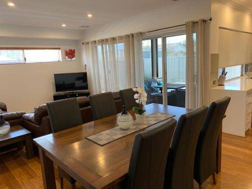 Busselton House | 165 m² House ∙ 3 bedrooms ∙ 6 guests