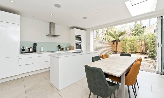 Northcote House | 165 m² House ∙ 3 bedrooms ∙ 6 guests