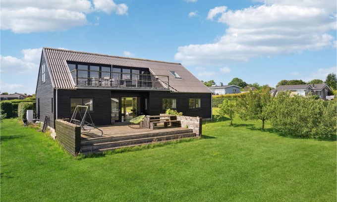 Ronbjerg House | 165 m² House ∙ 4 bedrooms ∙ 10 guests