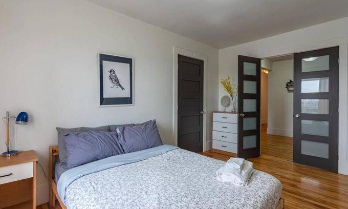 Bedford Apartment | 167 m² Apartment ∙ 3 bedrooms ∙ 6 guests